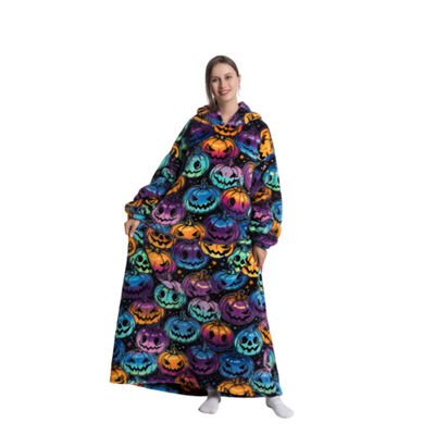 Oversized hettegenser med fargerikt gresskarmønster, lang modell