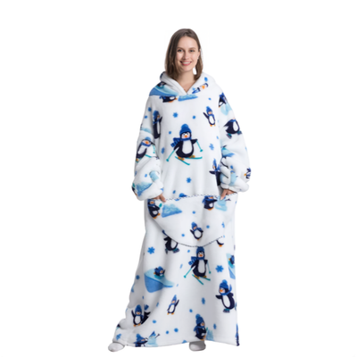 Hvit oversized hettegenser med pingvinmønster, lang modell
