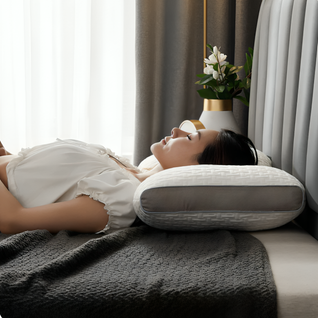 Ergonomisk Sovepute i Minneskum – Konturpute mot Stiv Nakke for Rygg- & Sidesovere